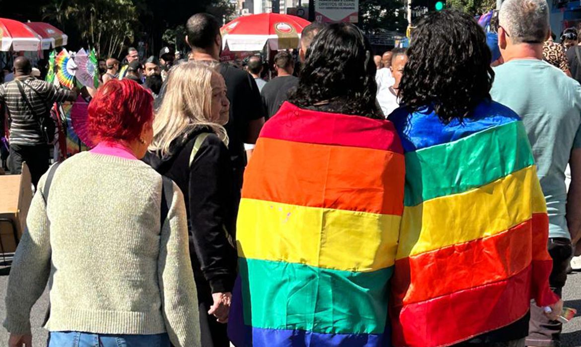 Sentinela mapeia 13 mil ataques a candidaturas LGBT+ no Instagram